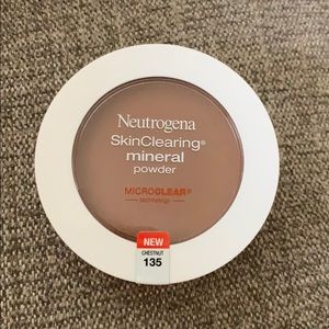 Neutrogena SkinClearing mineral powder shade 135
